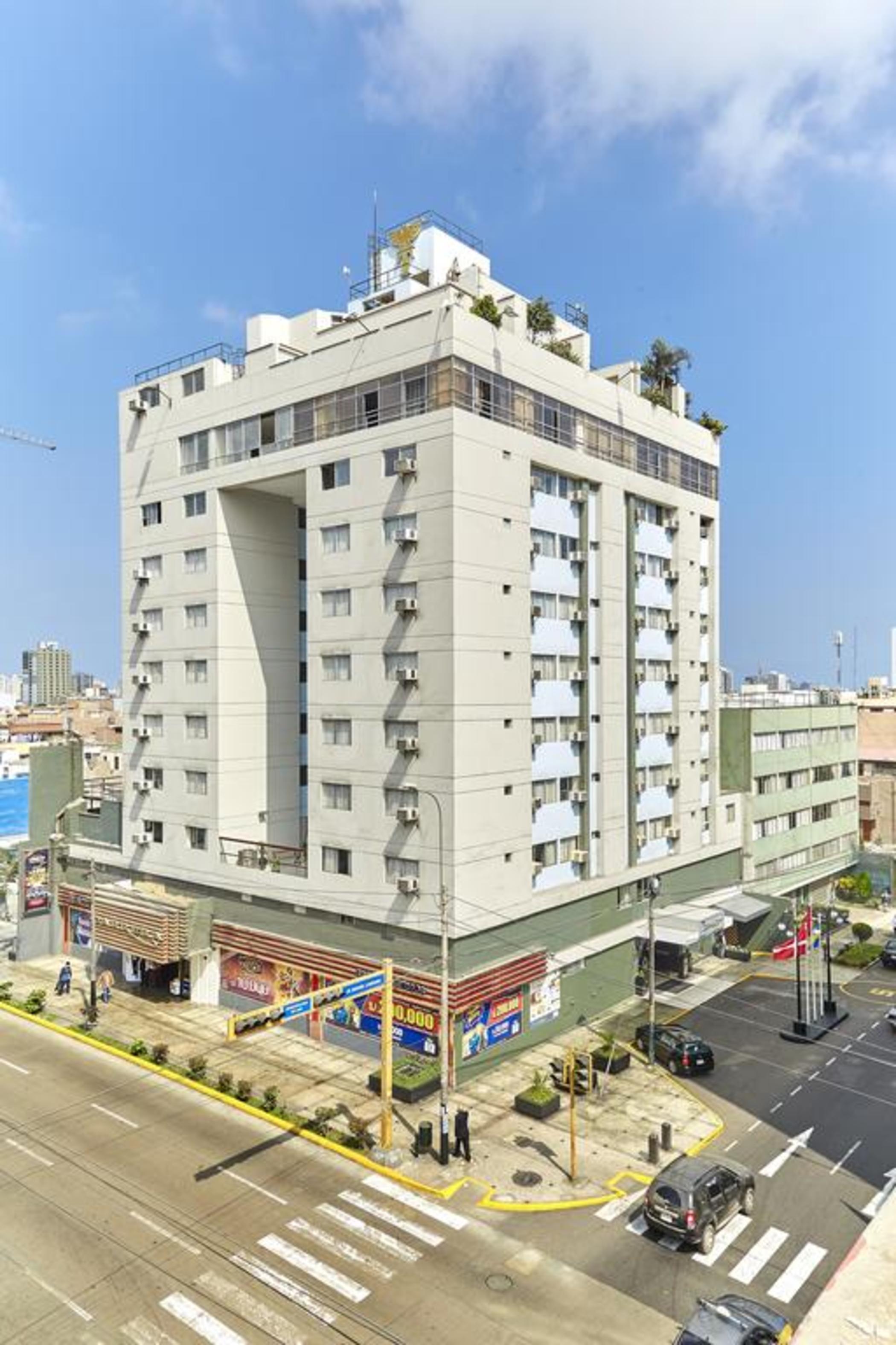 Hotel Carrera Lima Bagian luar foto
