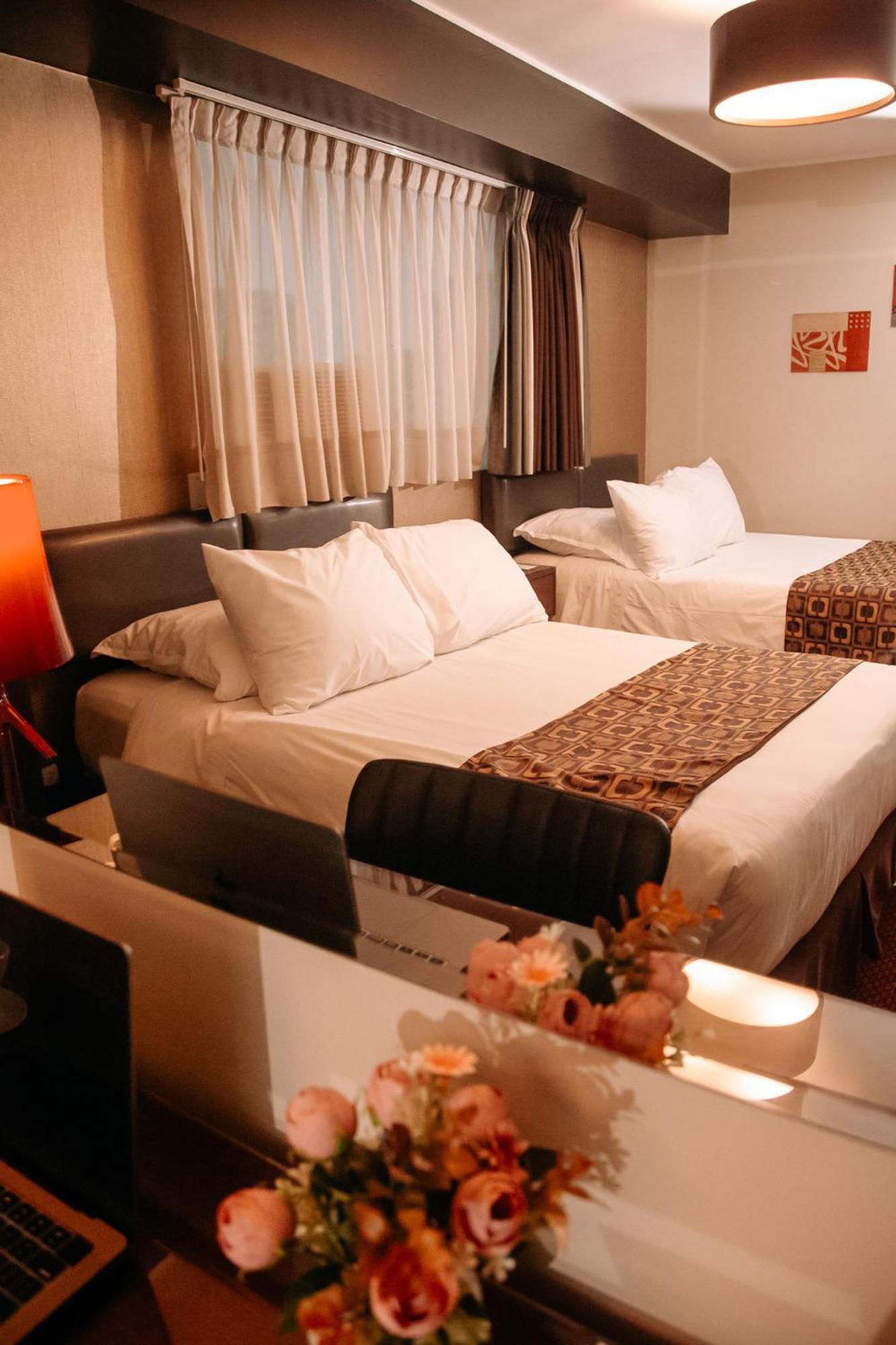 Hotel Carrera Lima Bagian luar foto