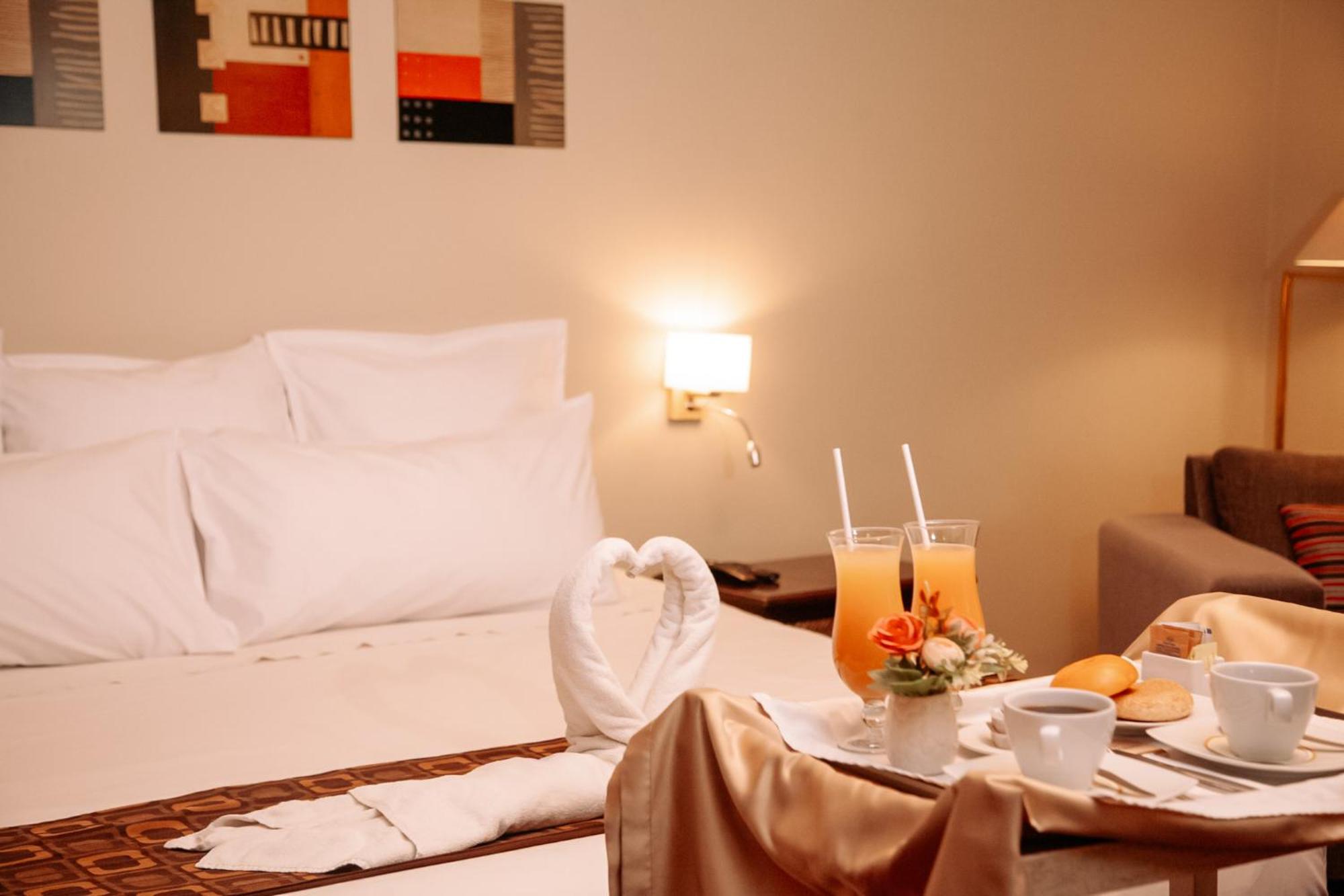 Hotel Carrera Lima Bagian luar foto