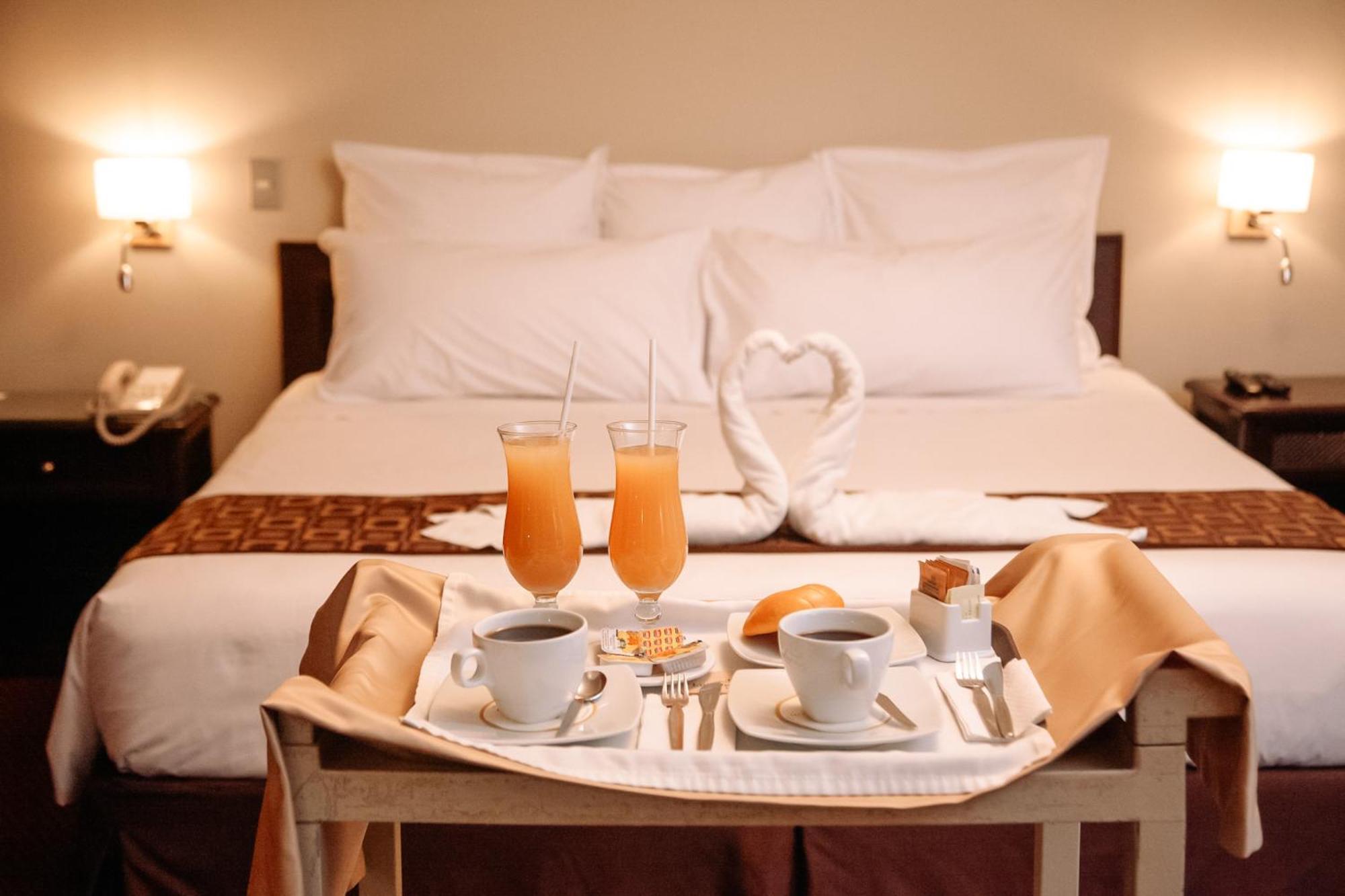Hotel Carrera Lima Bagian luar foto