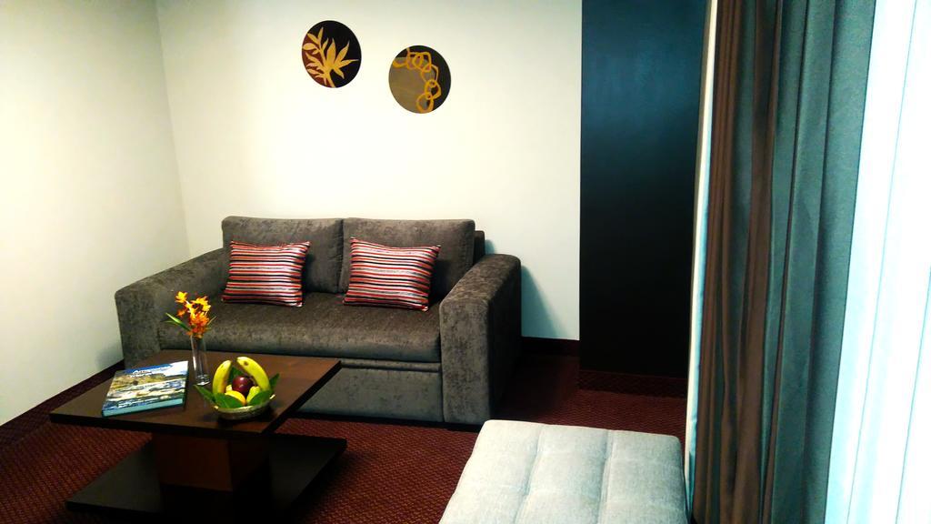 Hotel Carrera Lima Bagian luar foto