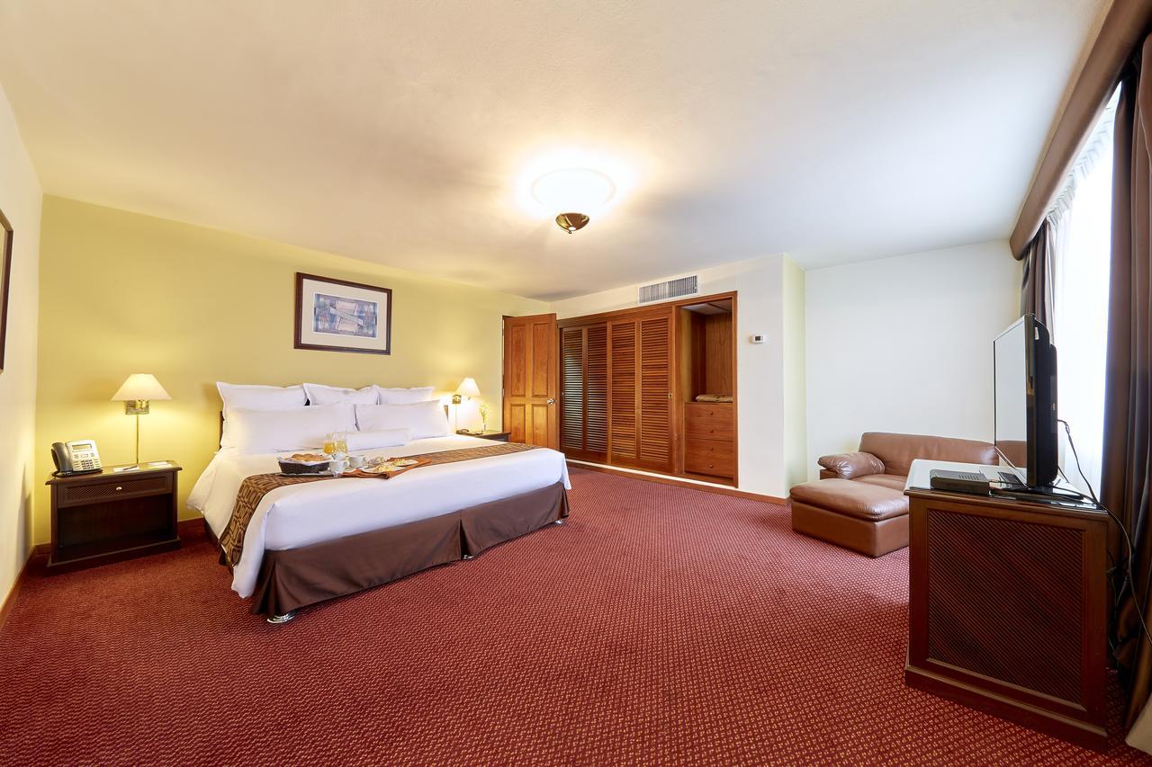 Hotel Carrera Lima Bagian luar foto